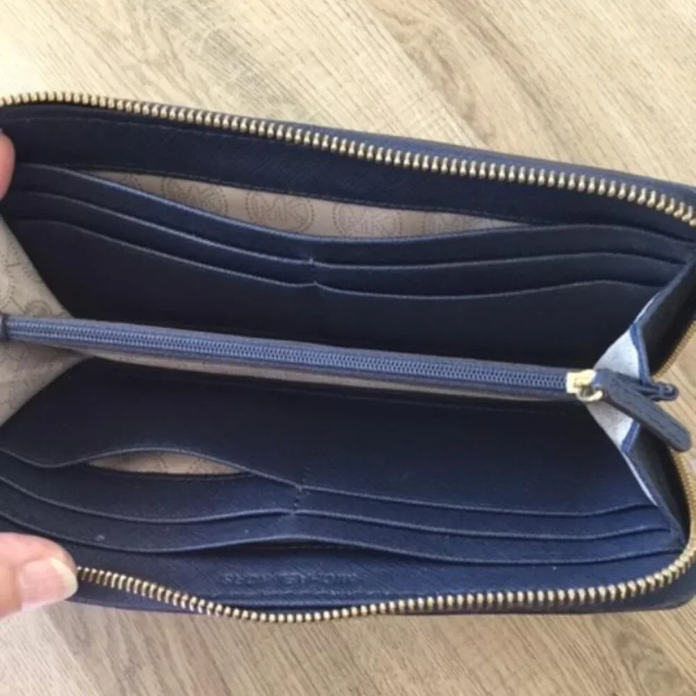 Michael Kors Navy Blue Saffiano Leather Wallet Jet Set Travel Collection - Picture 8 of 9
